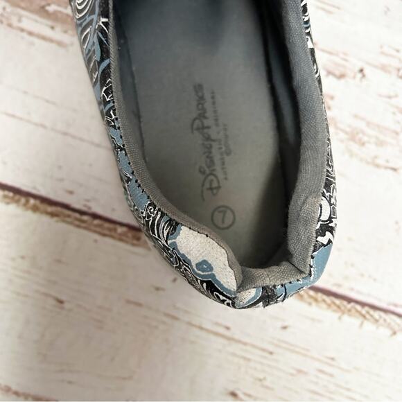 DISNEY PARKS Authentic All Over Print Men’s Shoes Sz 7 - Picture 7 of 10